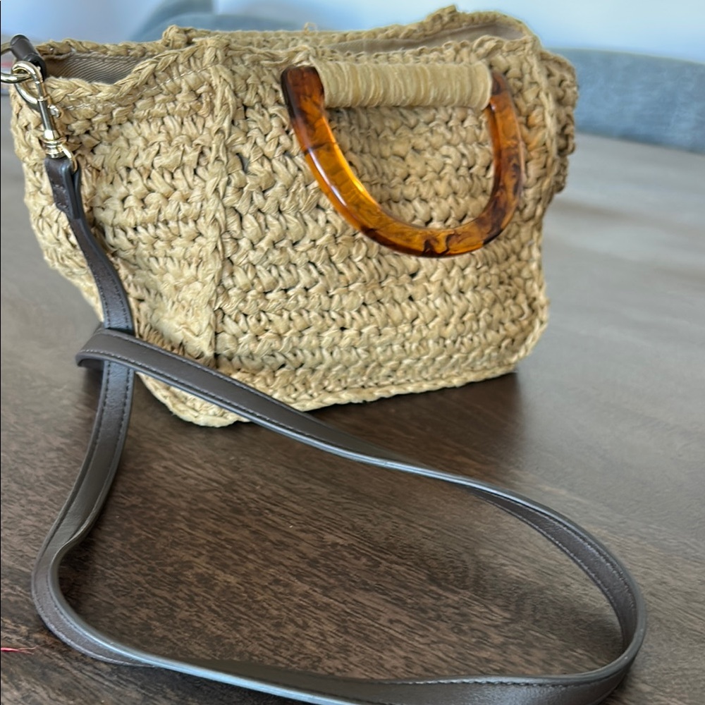 Stylish Tan Woven Bag with Brown Accents